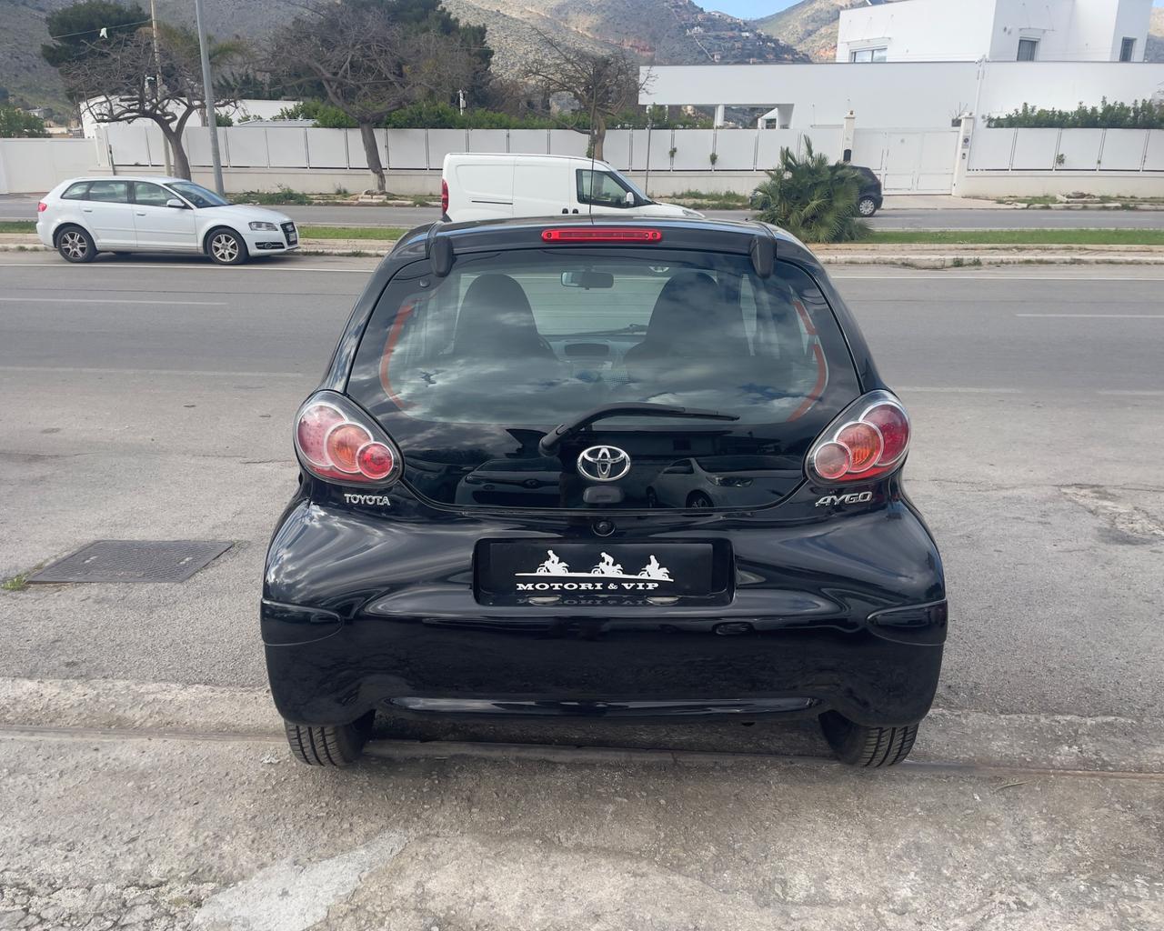 Toyota Aygo 1.0 12V VVT-i 5 porte Lounge Connect
