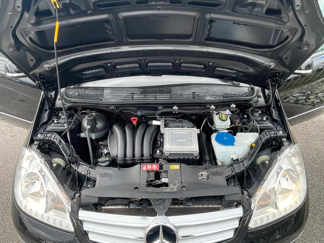 Mercedes-Benz A 160 BlueEFFICIENCY 95cv