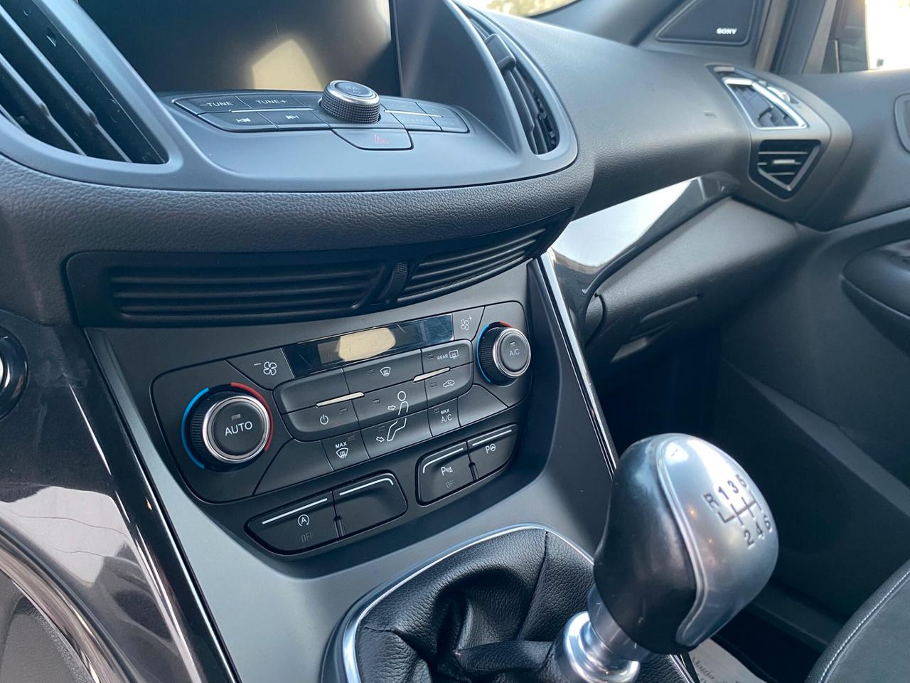 Ford Kuga 1.5 TDCI 120 CV S&S 2WD ST-Line