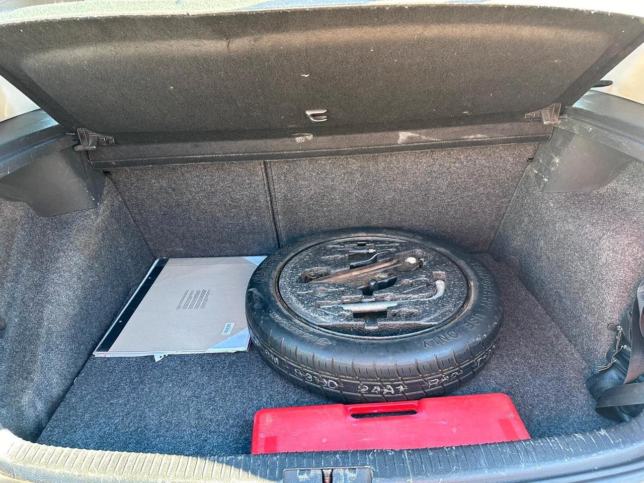 Volkswagen Golf 1.6 5p. United