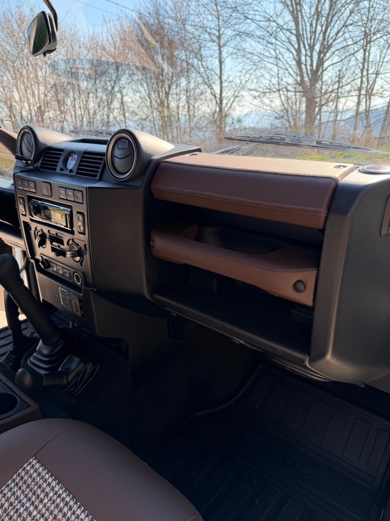 Land Rover Defender 90 2.4 TD4 Station Wagon SE N1