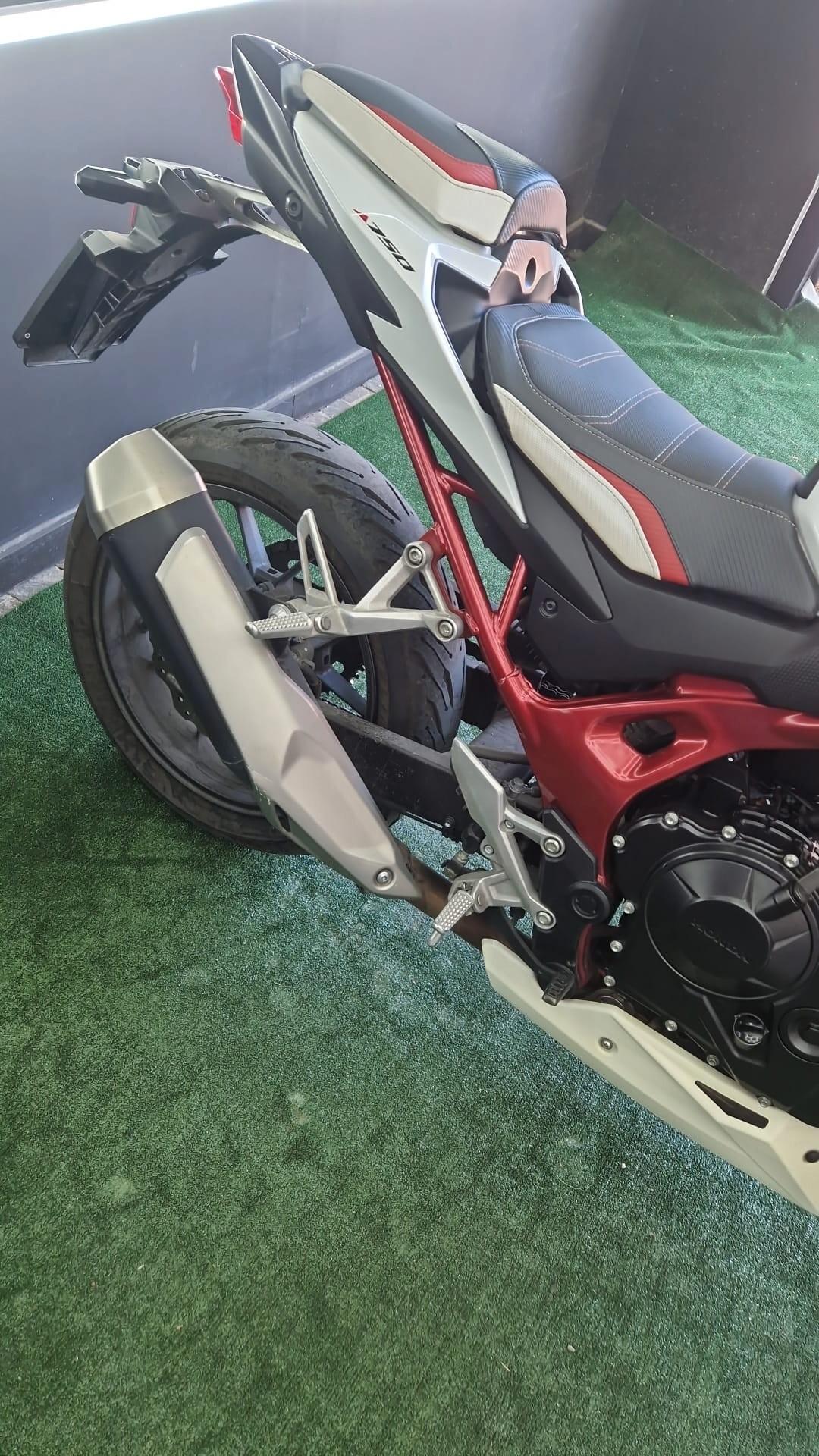 Honda Hornet 750