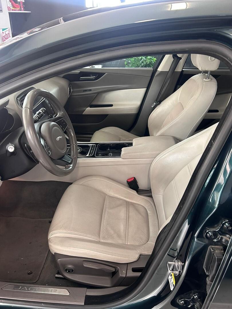 Jaguar XE full optional