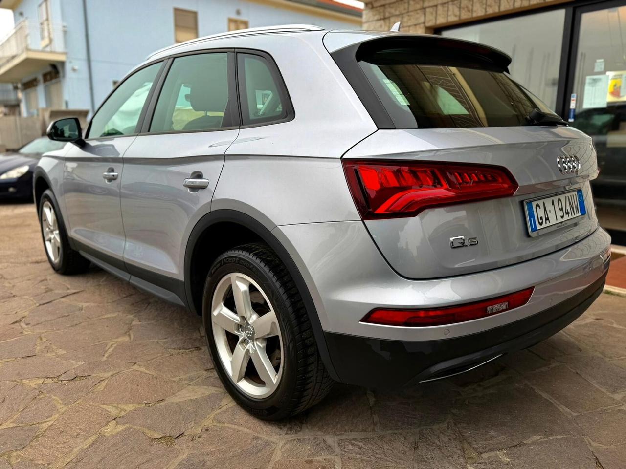 Audi Q5 35 TDI quattro S tronic Business