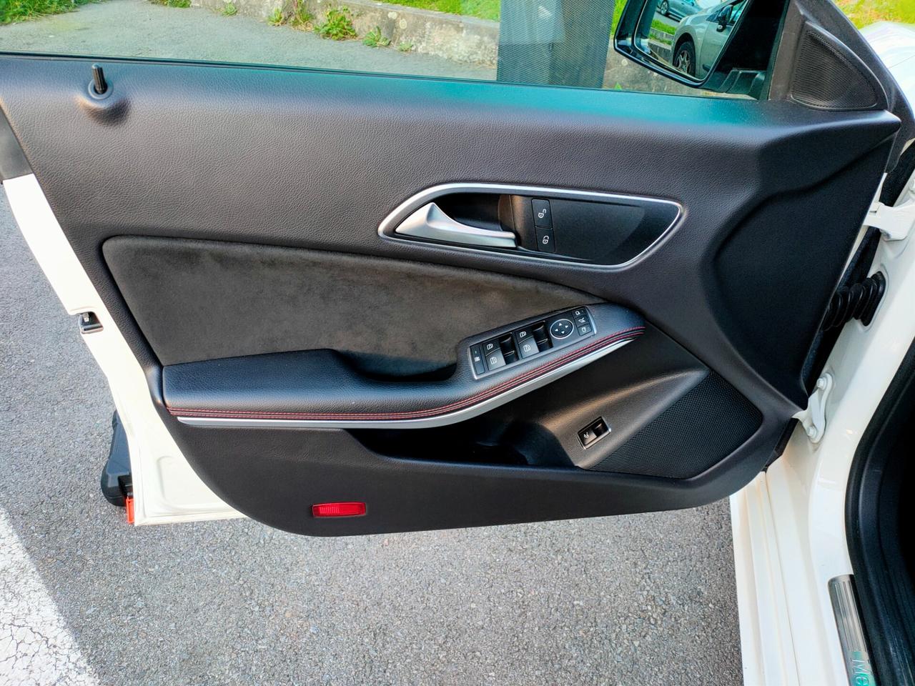 Mercedes-Benz CLA 200d Auto Premium Night AMG 