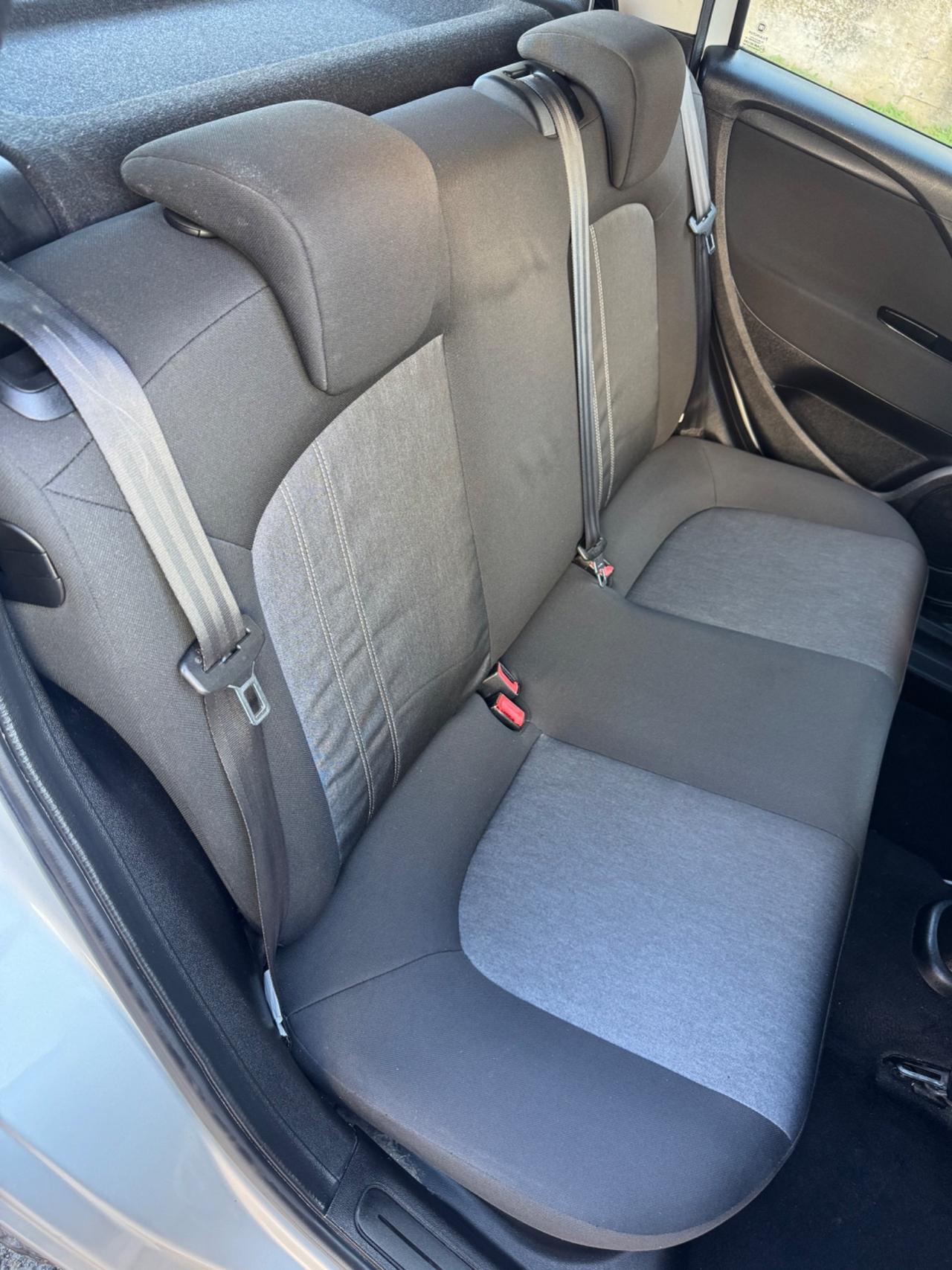 Fiat Punto idonea ai neopatentati gomme nuove