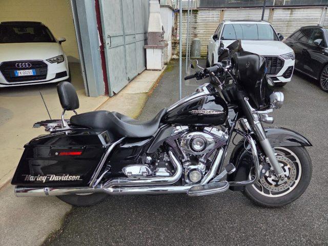 HARLEY-DAVIDSON FLHX Street Glide 1584