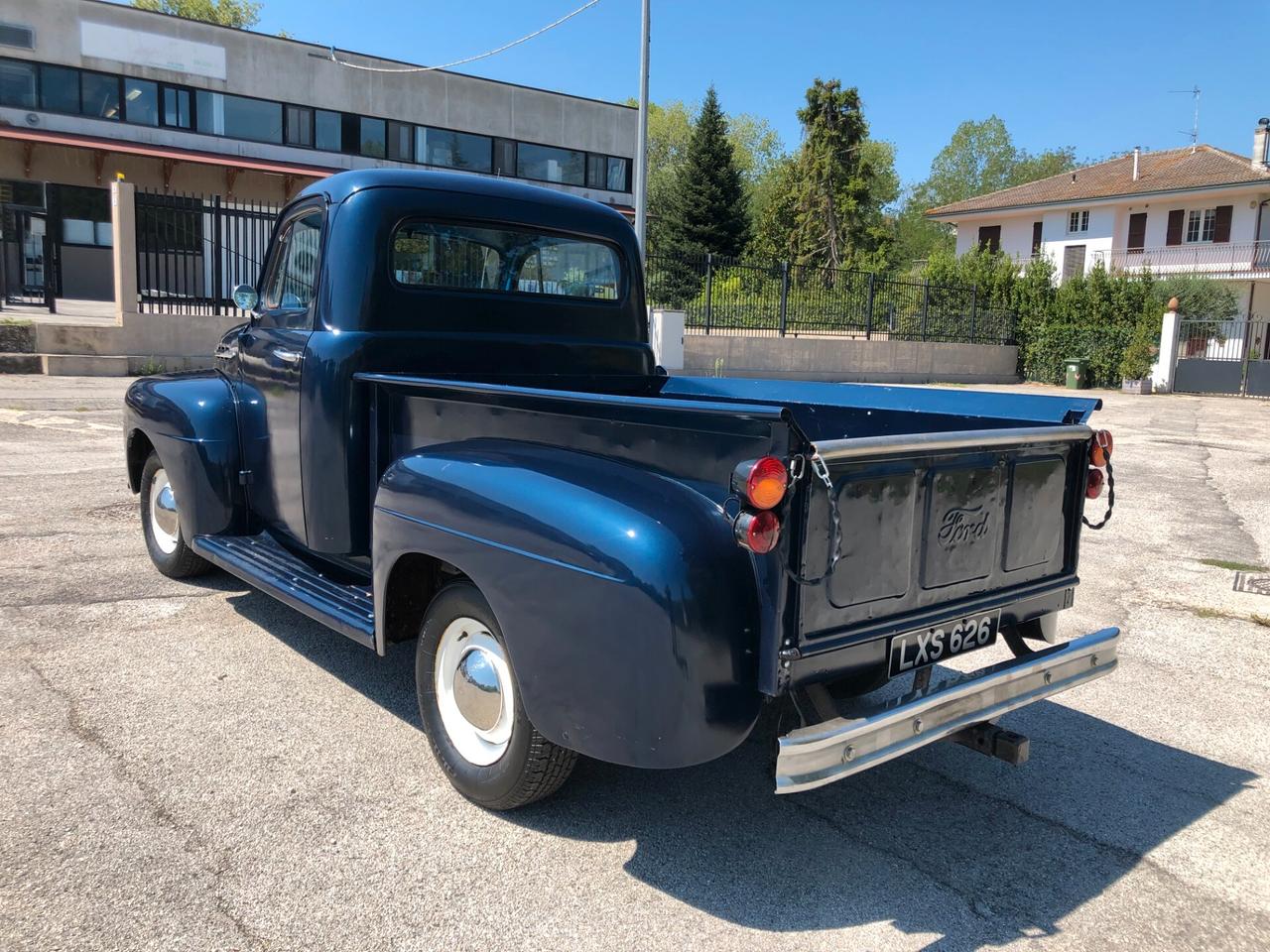 FORD F100 PICK UP V8