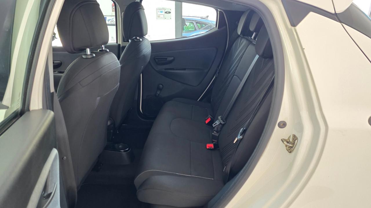 Lancia Ypsilon 1.0 FireFly 5 porte S&S Hybrid Gold