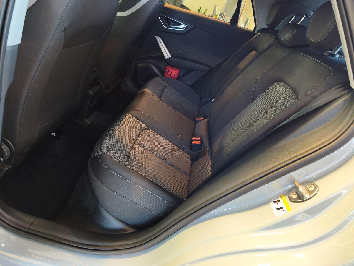 AUDI Q2 2.0 TDI S-tronic Grigio Freccia Perla Cokpit