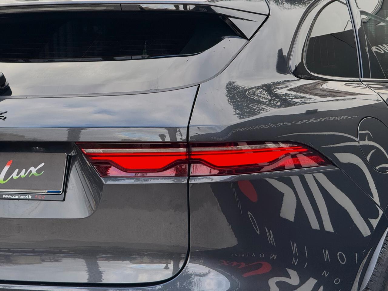 Jaguar F-Pace 2.0d i4 MHEV R-Dynamic SE 204CV