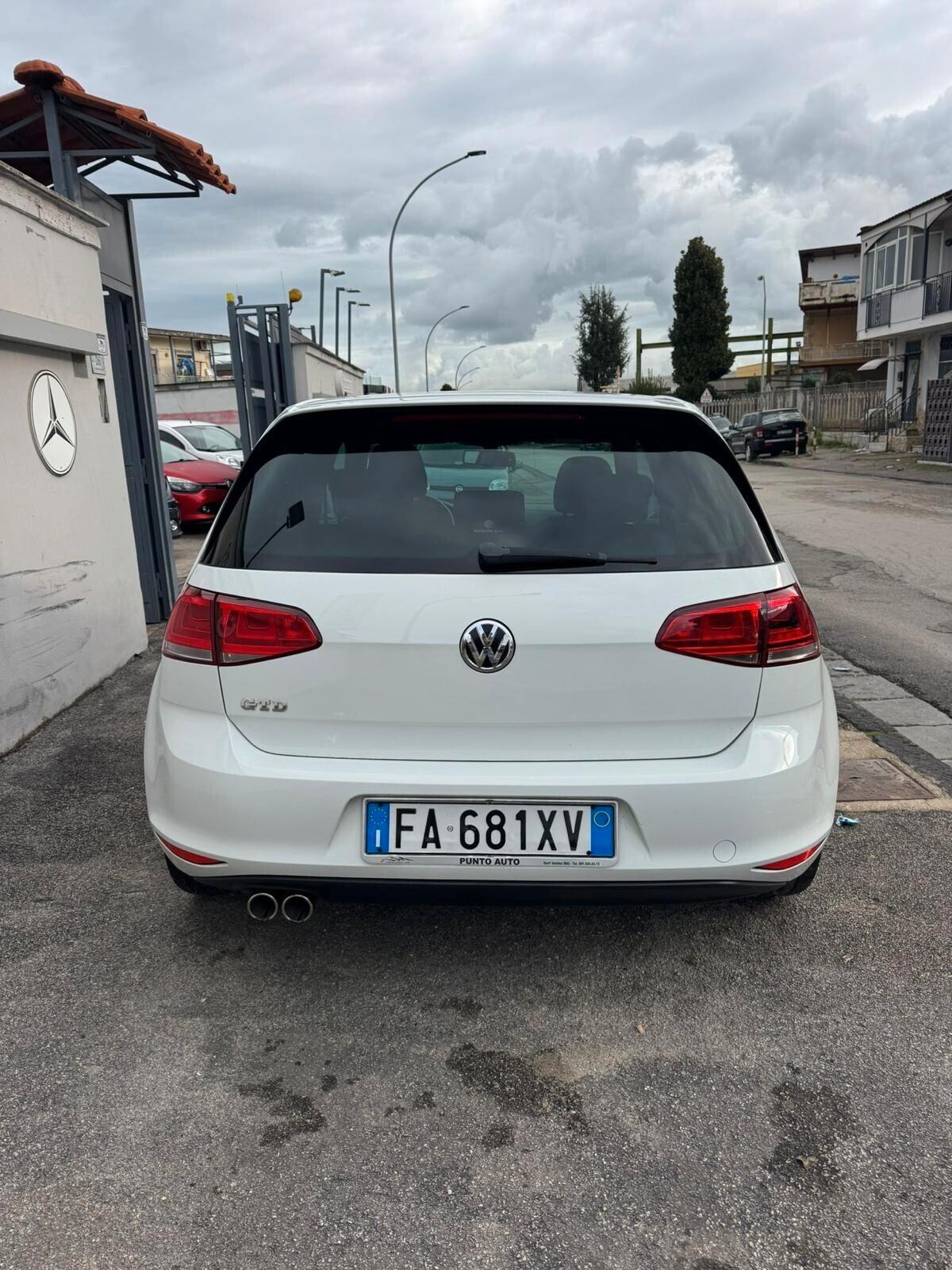 Volkswagen Golf VII 2013 3p 2.0 tdi Gtd