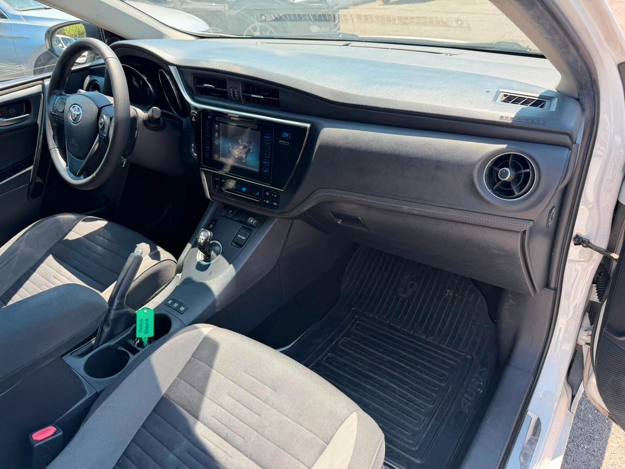 Toyota Auris Touring Sports 1.8 Hybrid Active