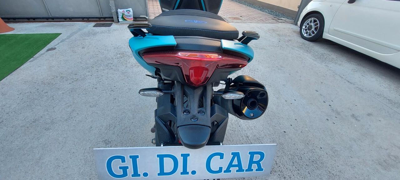 YAMAHA T-MAX 530 DX GOMME NUOVE RULLI CINGHIA USB PORTATELEFONO IMPECCABILE