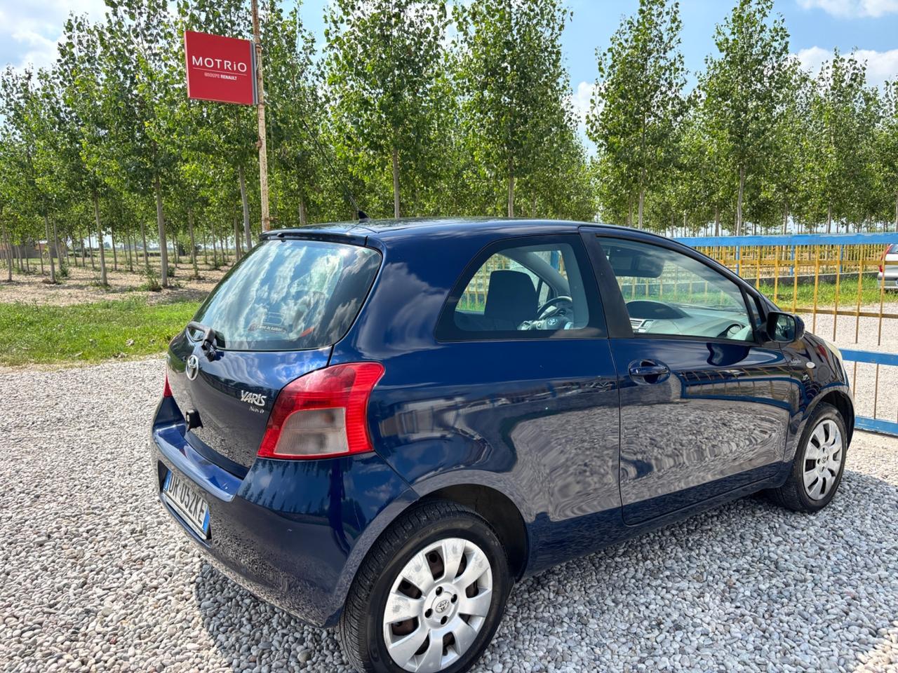 Toyota Yaris 1.0 3 porte