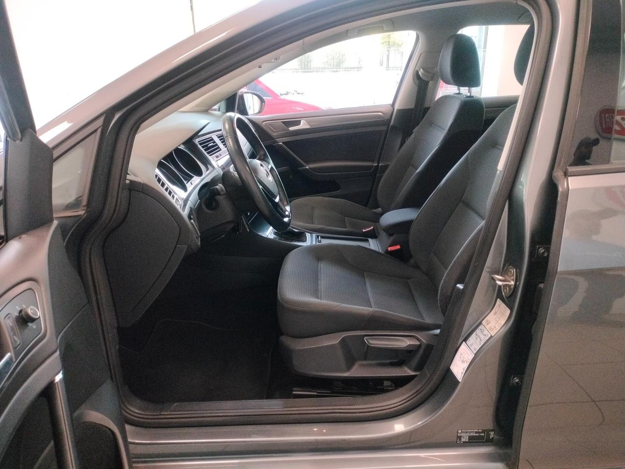 Volkswagen Golf 1.0 TSI 110 CV 5p. Business BlueMotion Technology