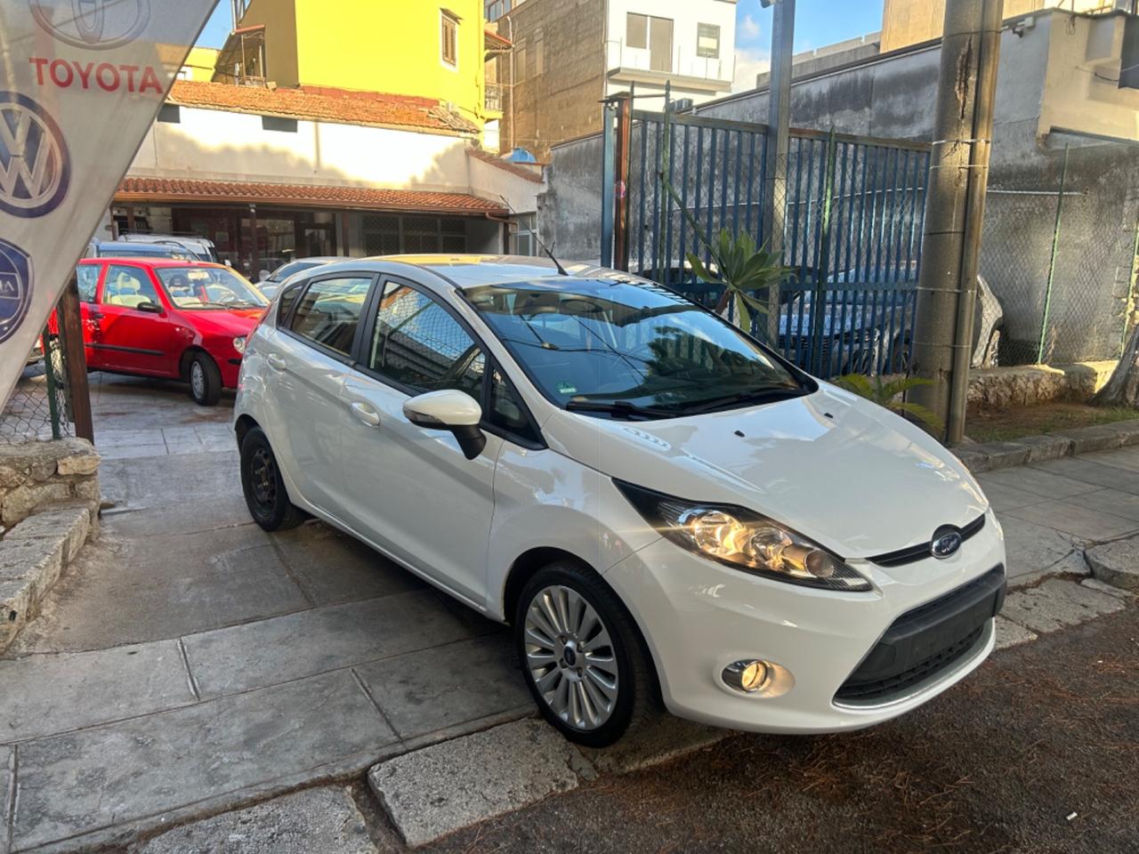Ford Fiesta 1.4 TDCi 70CV 5 porte Titanium