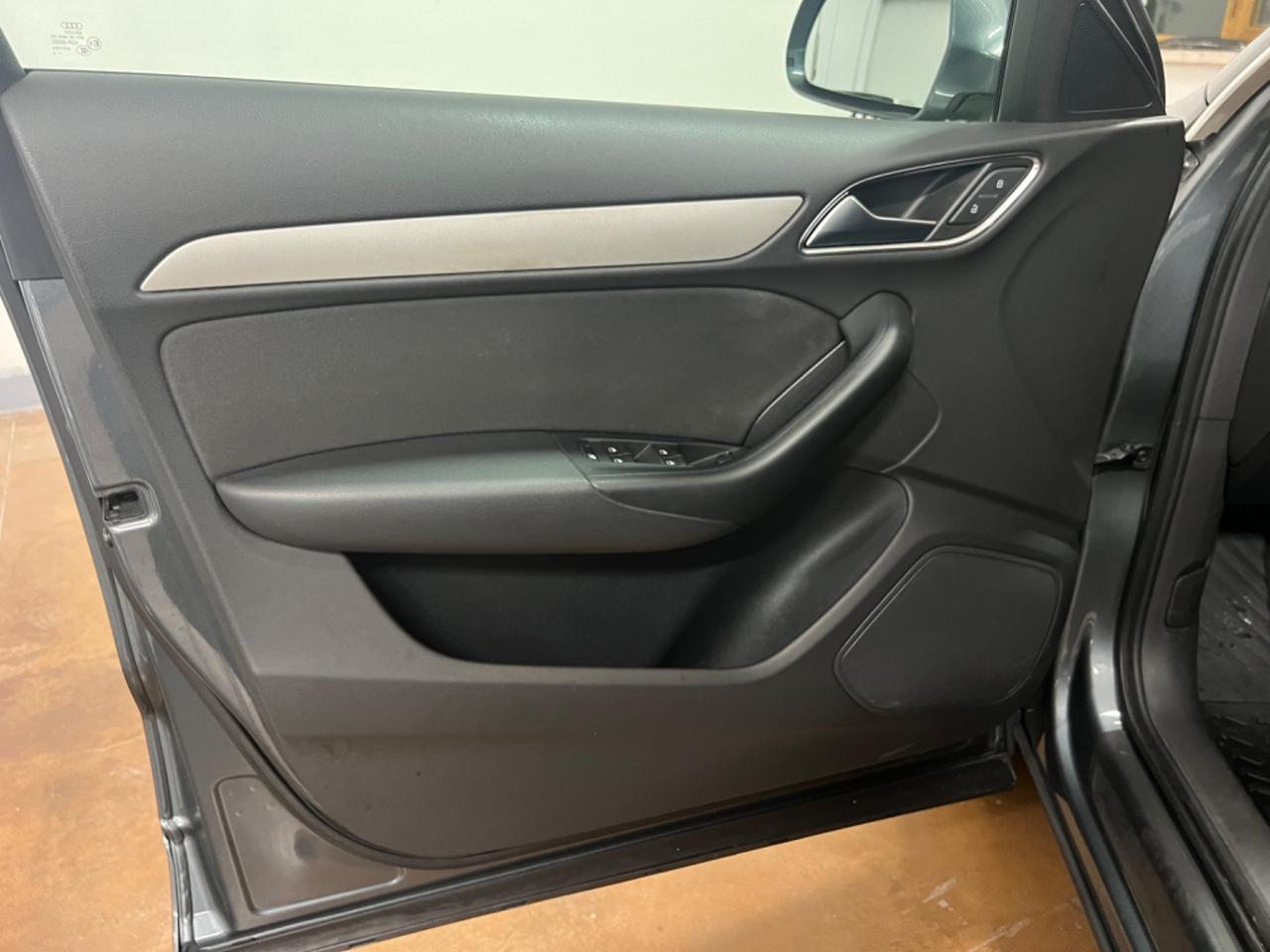 Audi Q3 2.0 TDI 177 CV quattro S tronic Business Plus