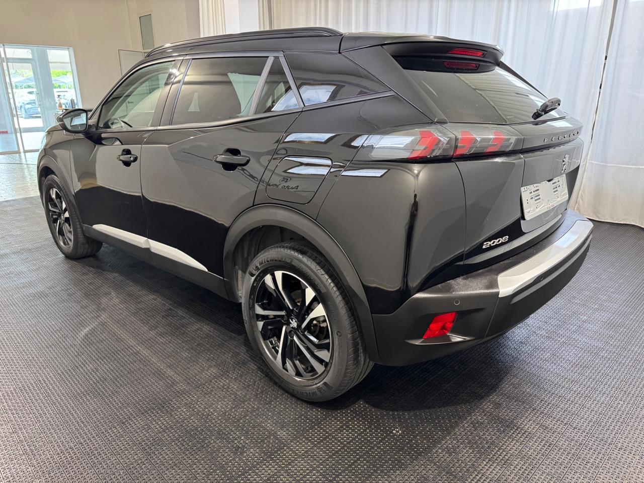 Peugeot 2008 BlueHDi 130 S&S EAT8 Allure