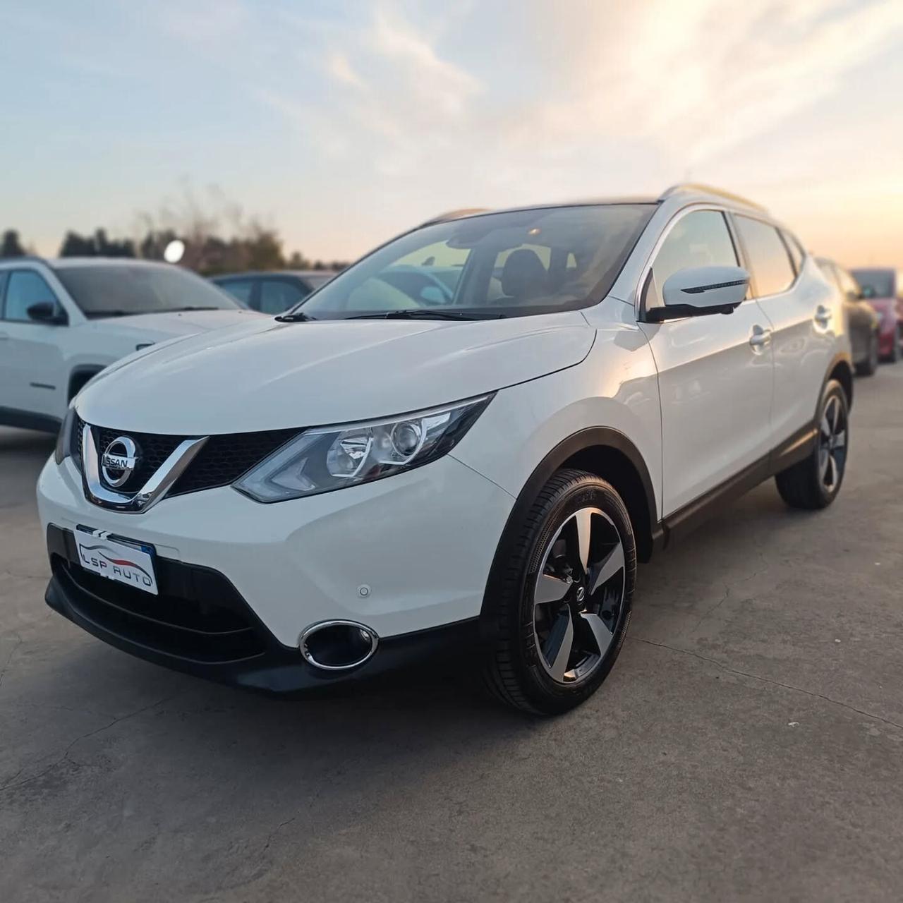 Nissan Qashqai 1.6 dCi tekna STRAFULL