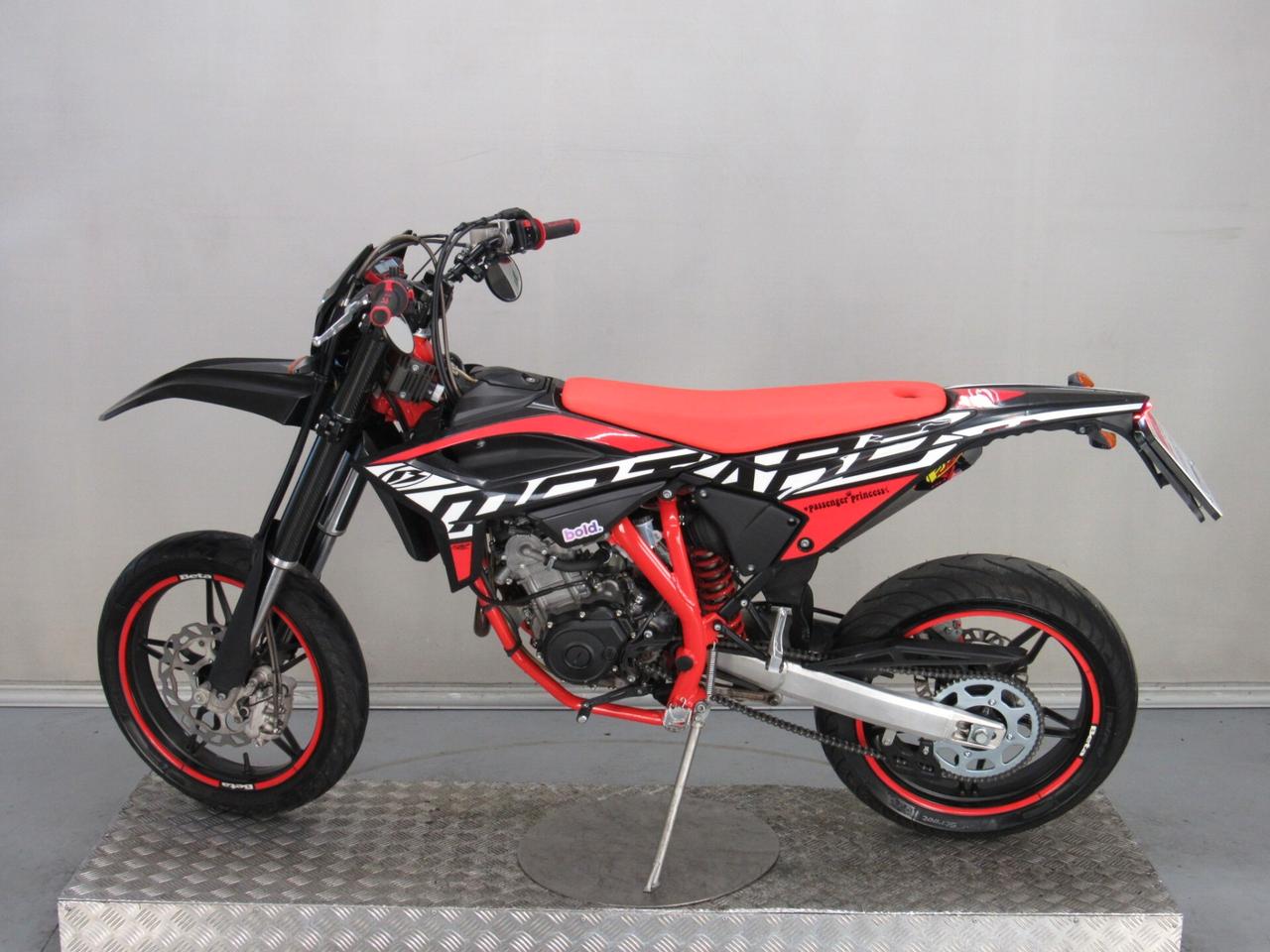 Beta RR 125 4T SUPERMOTARD
