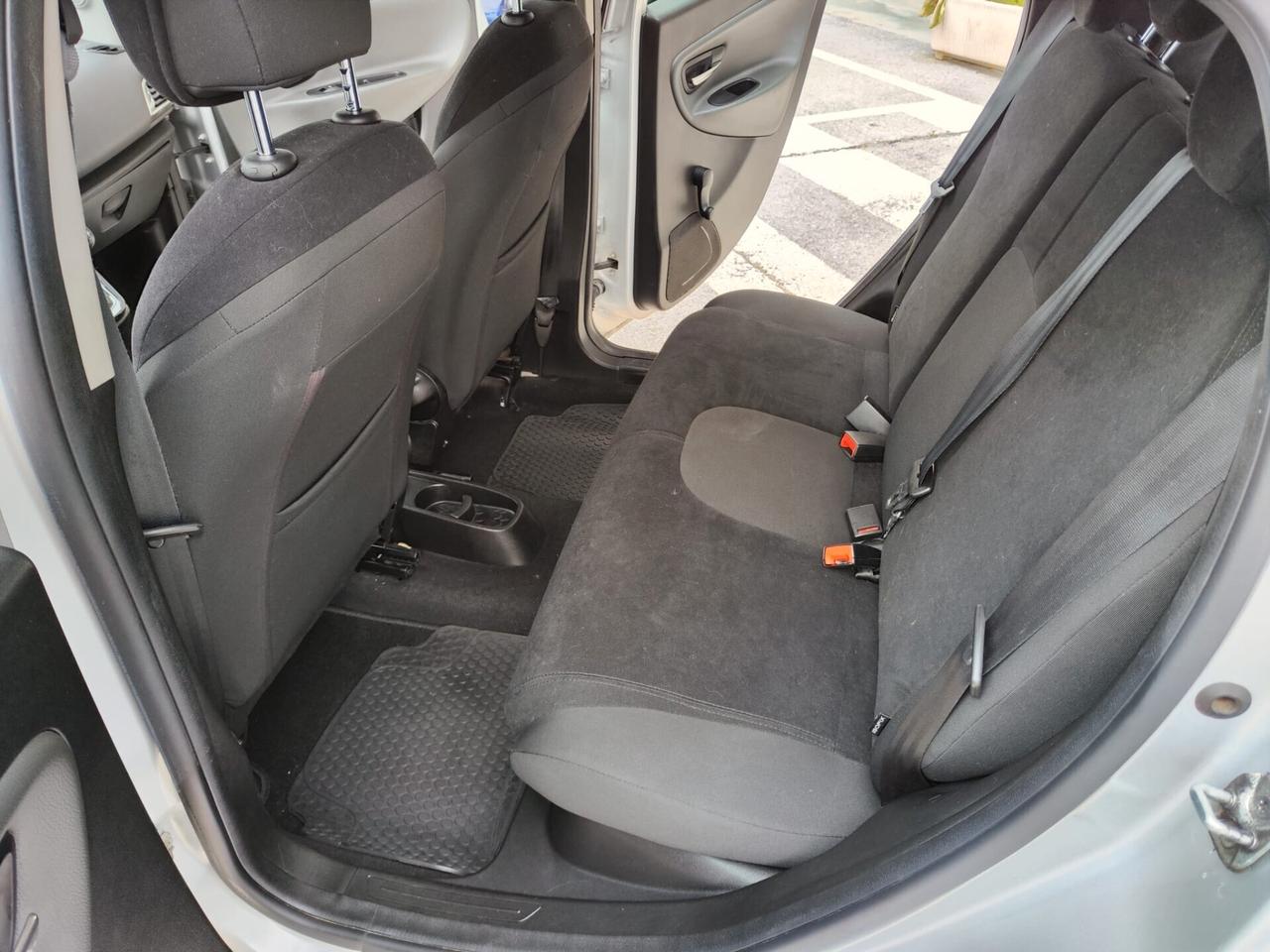 Lancia Ypsilon 1.3 MJT 16V 95 CV 5 porte S&S Silver