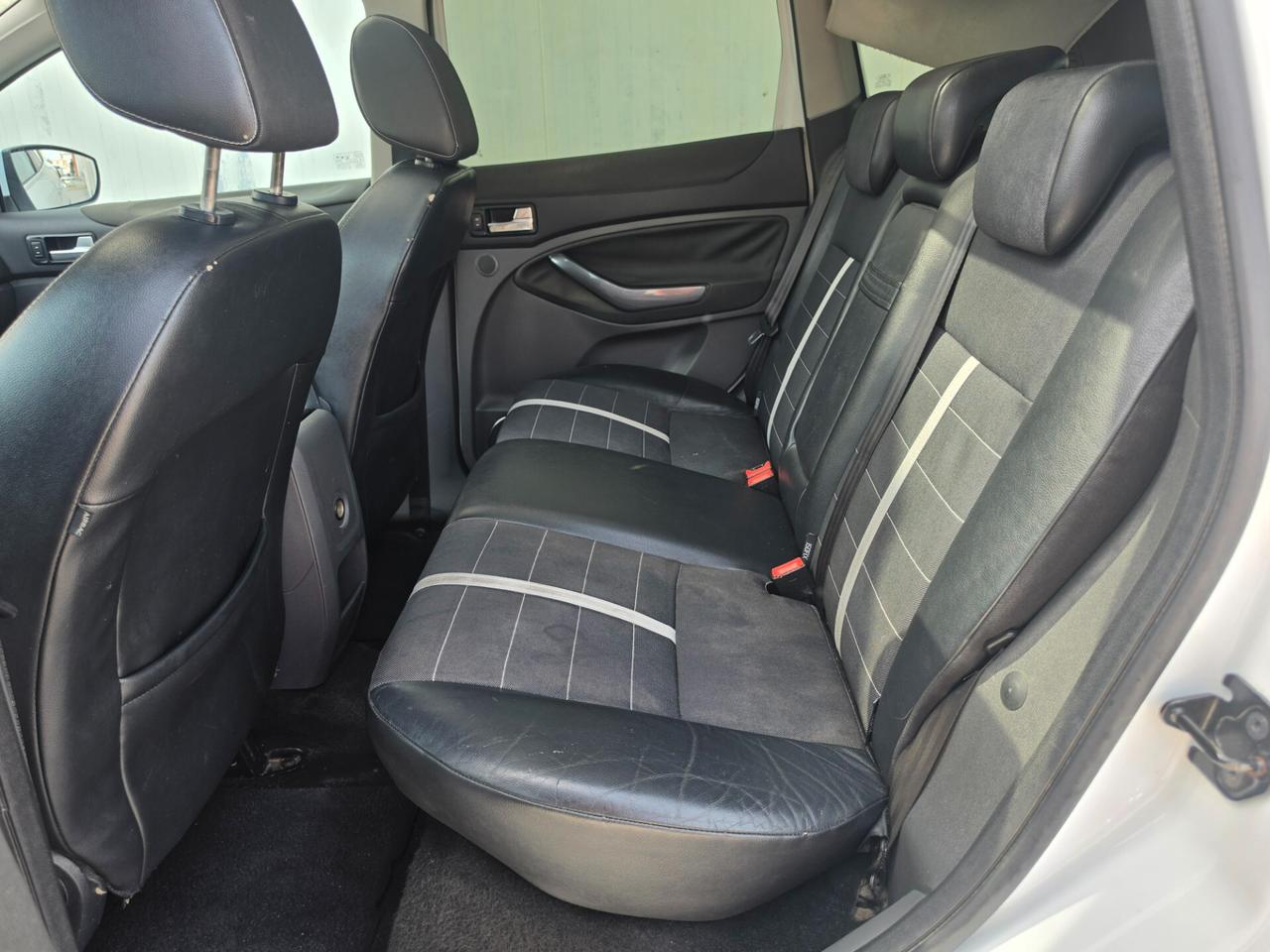 Ford Kuga 2.0 TDCi 140 CV 2WD Titanium