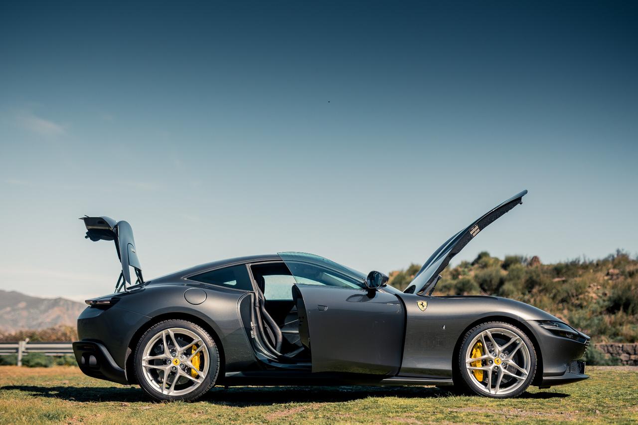 Ferrari Roma pari al nuovo PERMUTE 3.9 620 CV full stupenda garanzia ferrari