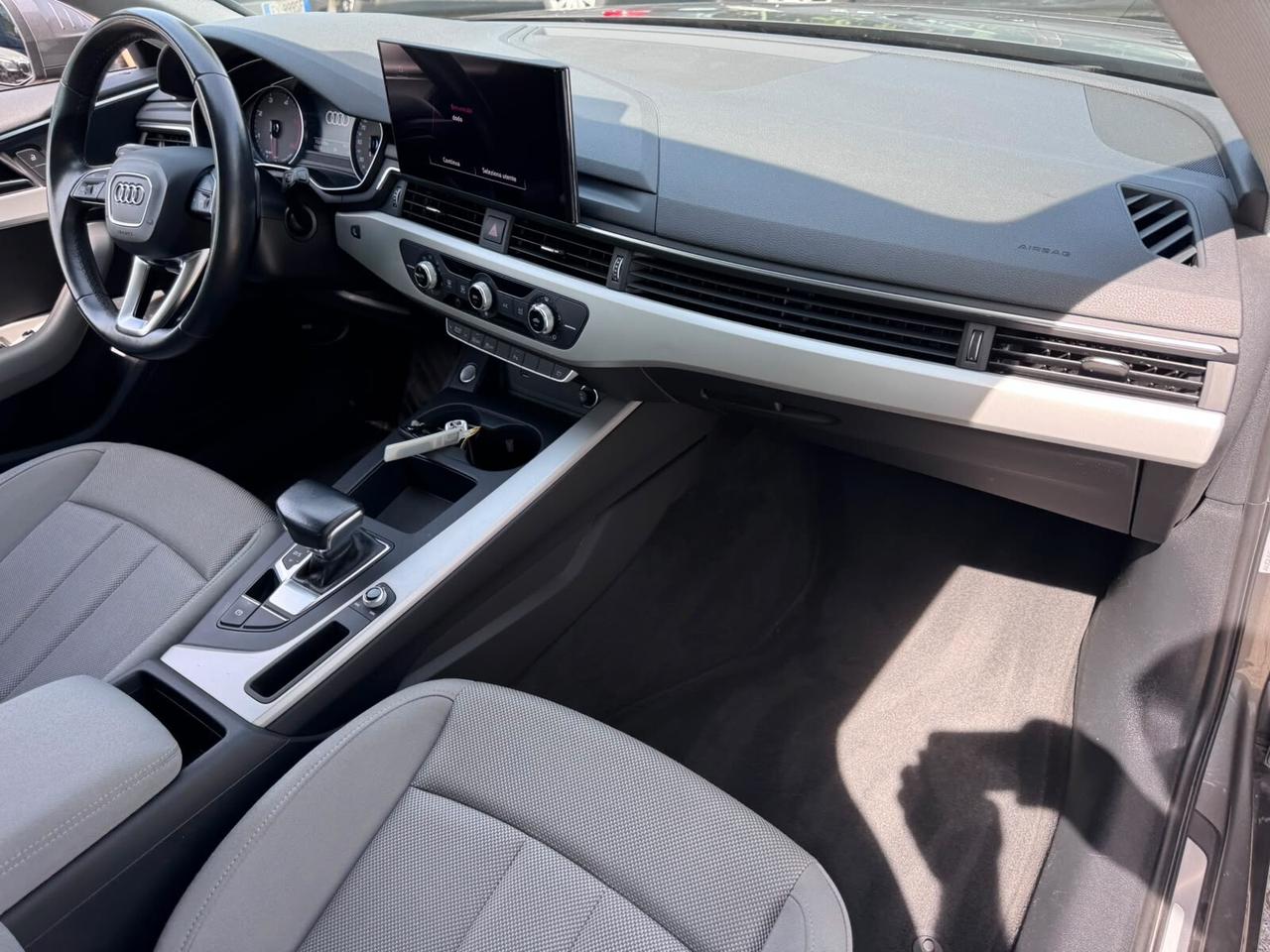 Audi A4 Avant 30 TDI/136 CV S tronic Business Advanced*EURO6