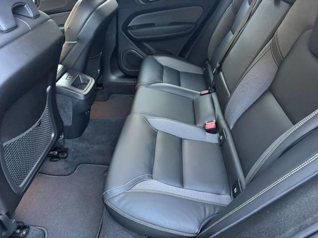 VOLVO XC60 B4 (d) AWD automatico Plus Dark