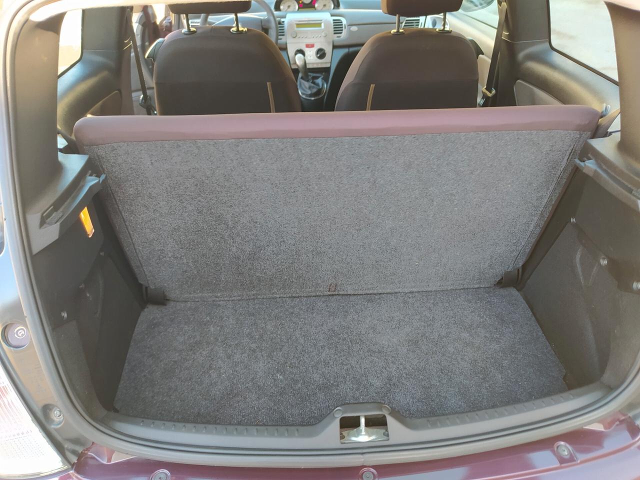 Lancia Ypsilon 1.3 MJT 75 CV Elle Neopatentati