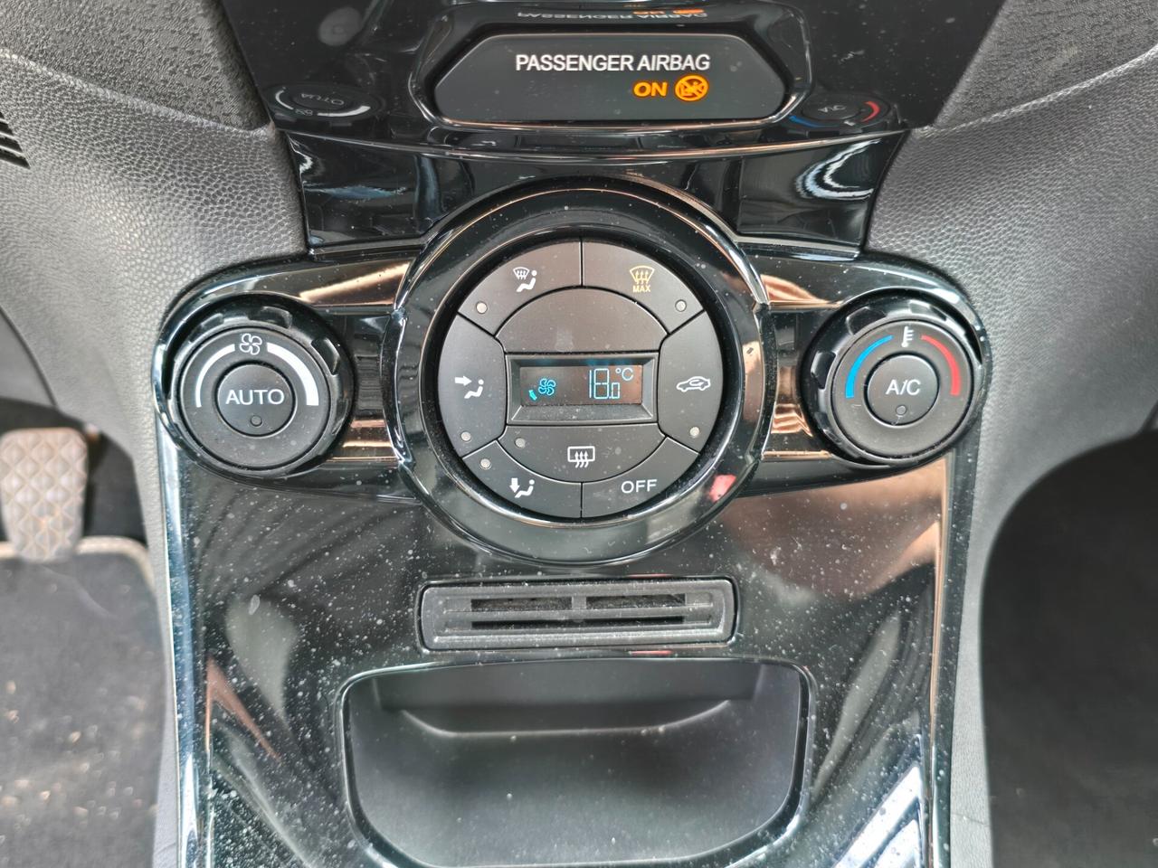 Ford Fiesta 1.5 TDCi 5 porte Titanium