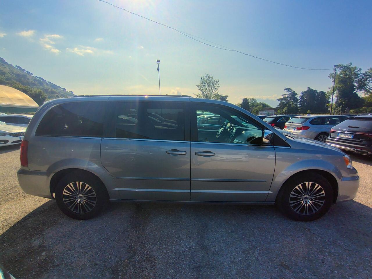 Lancia Voyager 2.8 Turbodiesel Platinum 177 CV