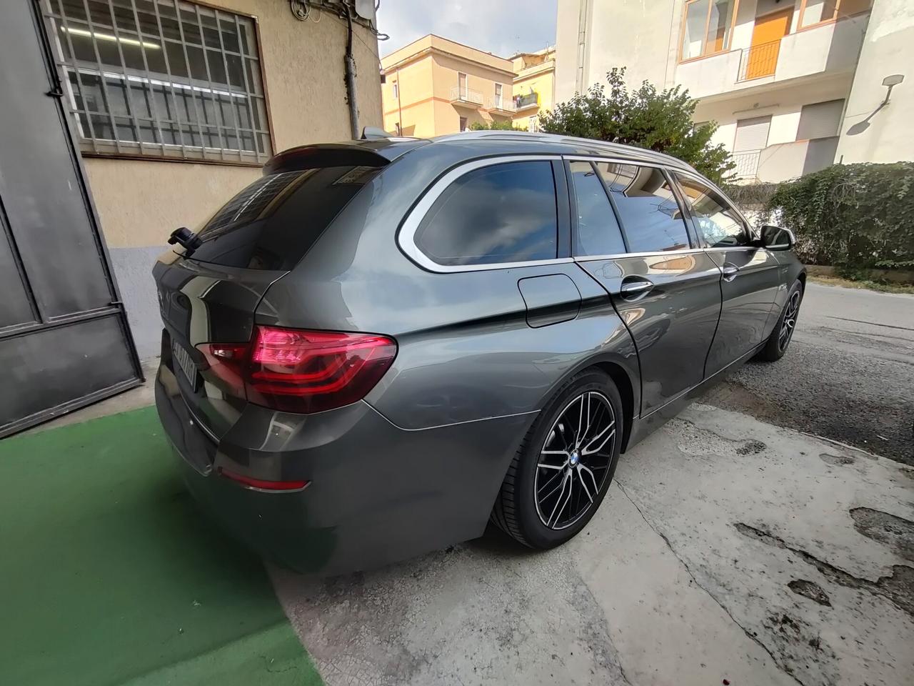 Bmw 520 525d xDrive Touring Luxury