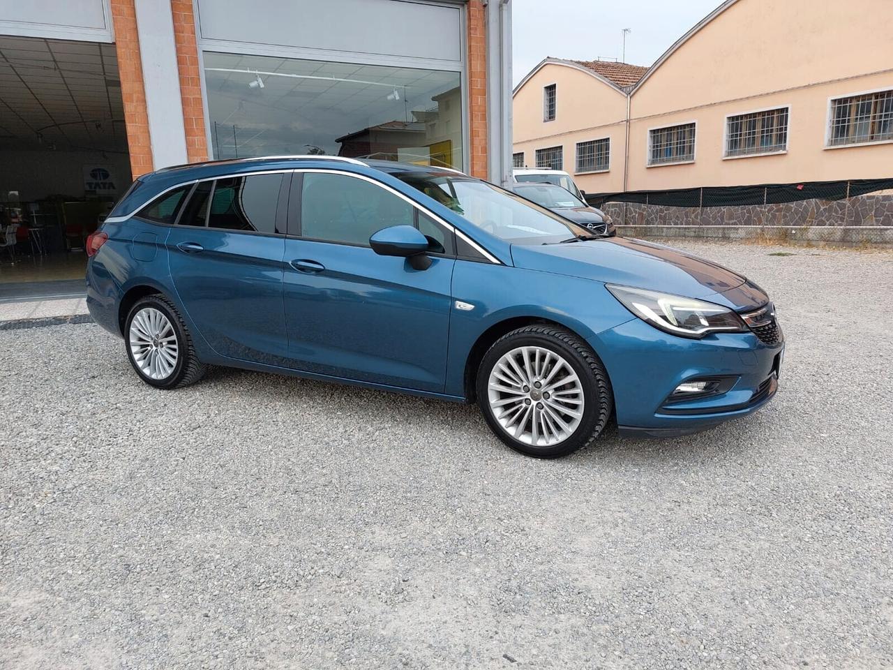 Opel Astra 1.6 CDTI Sports Tourer Cosmo