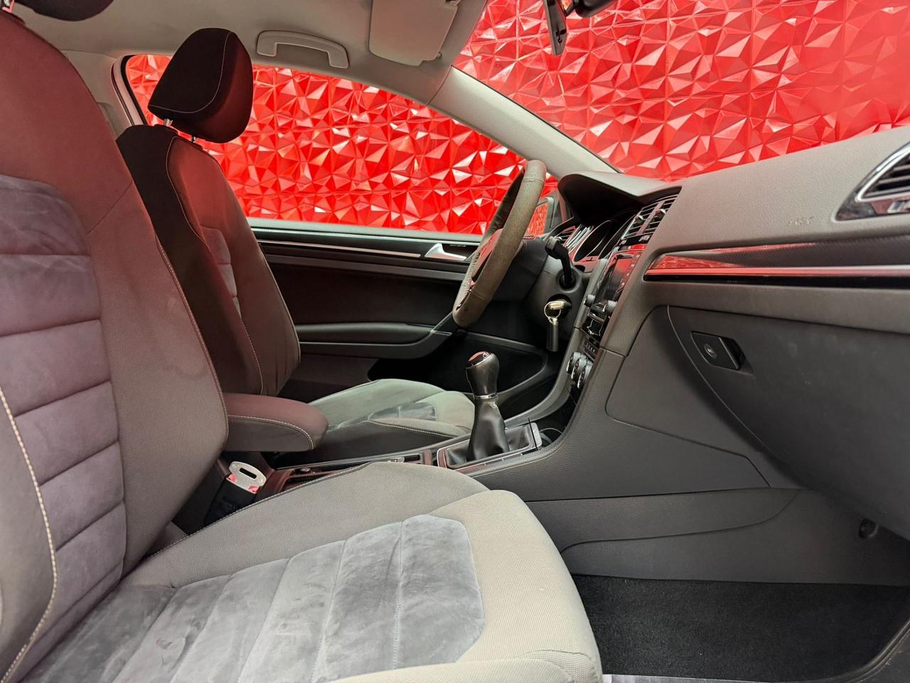 Volkswagen Golf 2.0 TDI 3p. Highline BlueMotion Technology