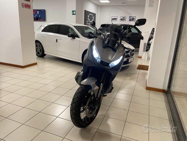 Honda X-Adv 750cc anno 2019 Grigio opaco km 6000