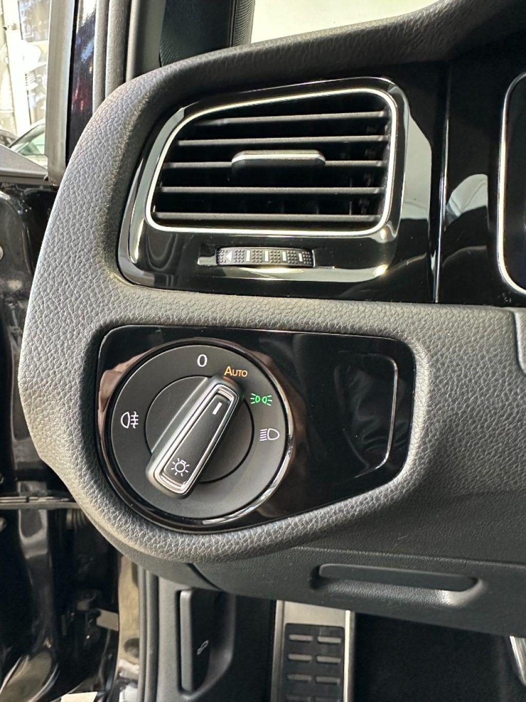 Volkswagen Golf GTI Performance 2.0 245 CV TSI DSG - 18"- Navi - ACC