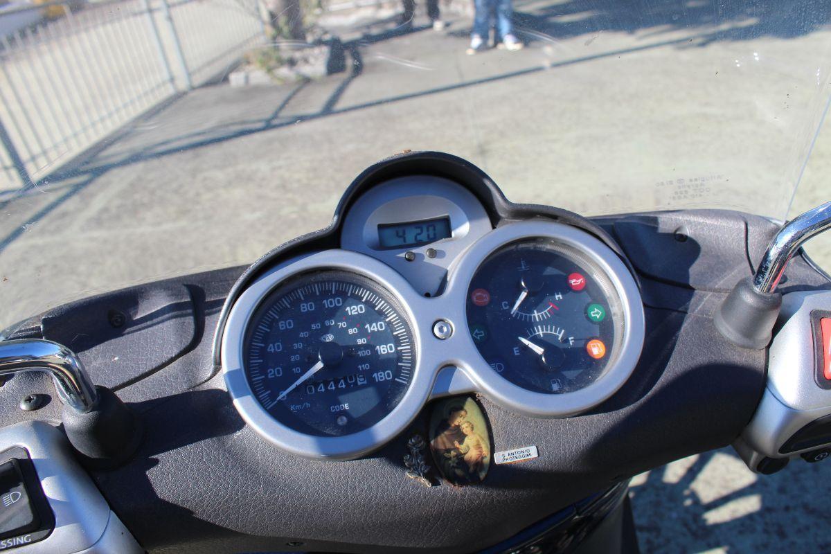 Piaggio - Beverly 400 - i.e.