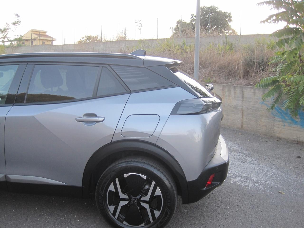 Peugeot 2008 PureTech 130 S&S EAT8 GT