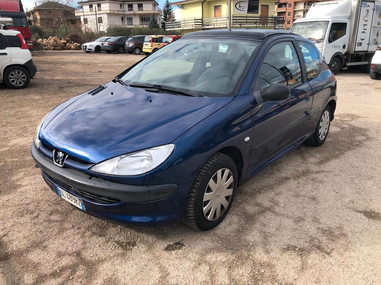Peugeot 206 1.1 3p. XR