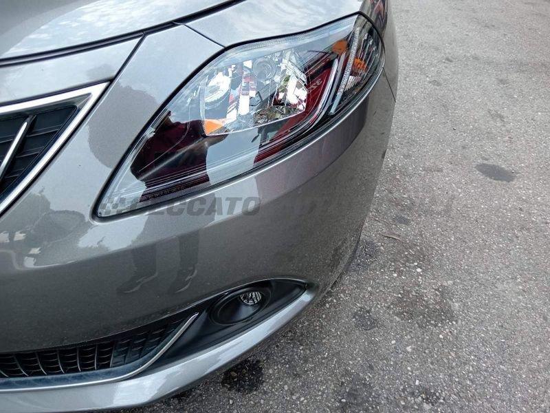 Lancia Ypsilon Ypsilon 1.0 firefly hybrid Platino s&s 70cv