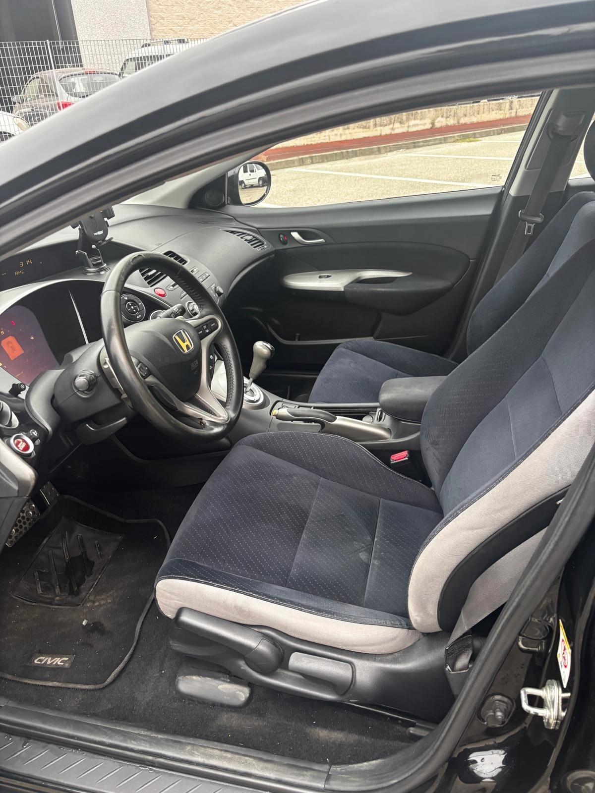 Honda Civic 1.8 i-VTEC 5p. Exec. LH i-P i-Sh AUTOMATICA