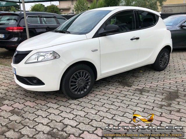 LANCIA Ypsilon 1.2 69 CV 5 porte GPL Ecochic Black and Noir