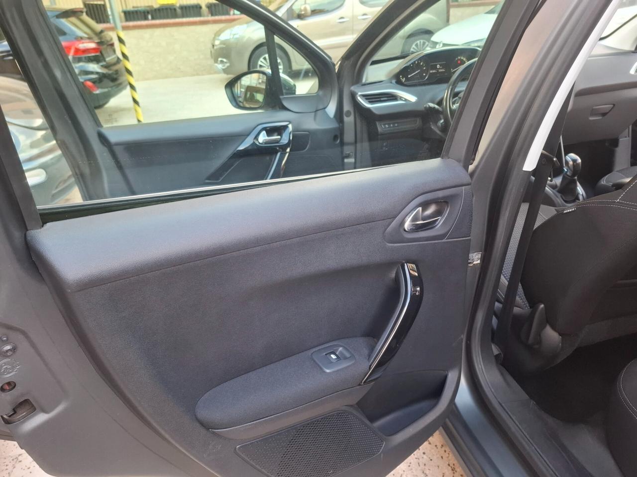 Peugeot 208 BlueHDi 75 5 porte Allure
