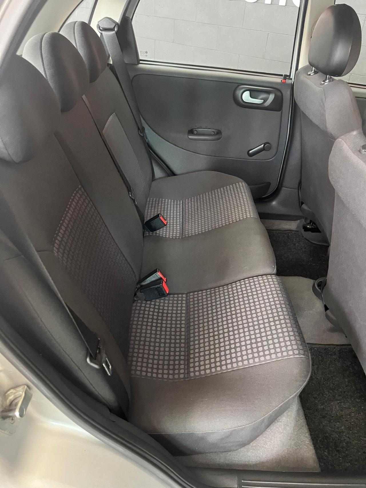 Opel Corsa 1.4i 16V cat 5 porte Cosmo
