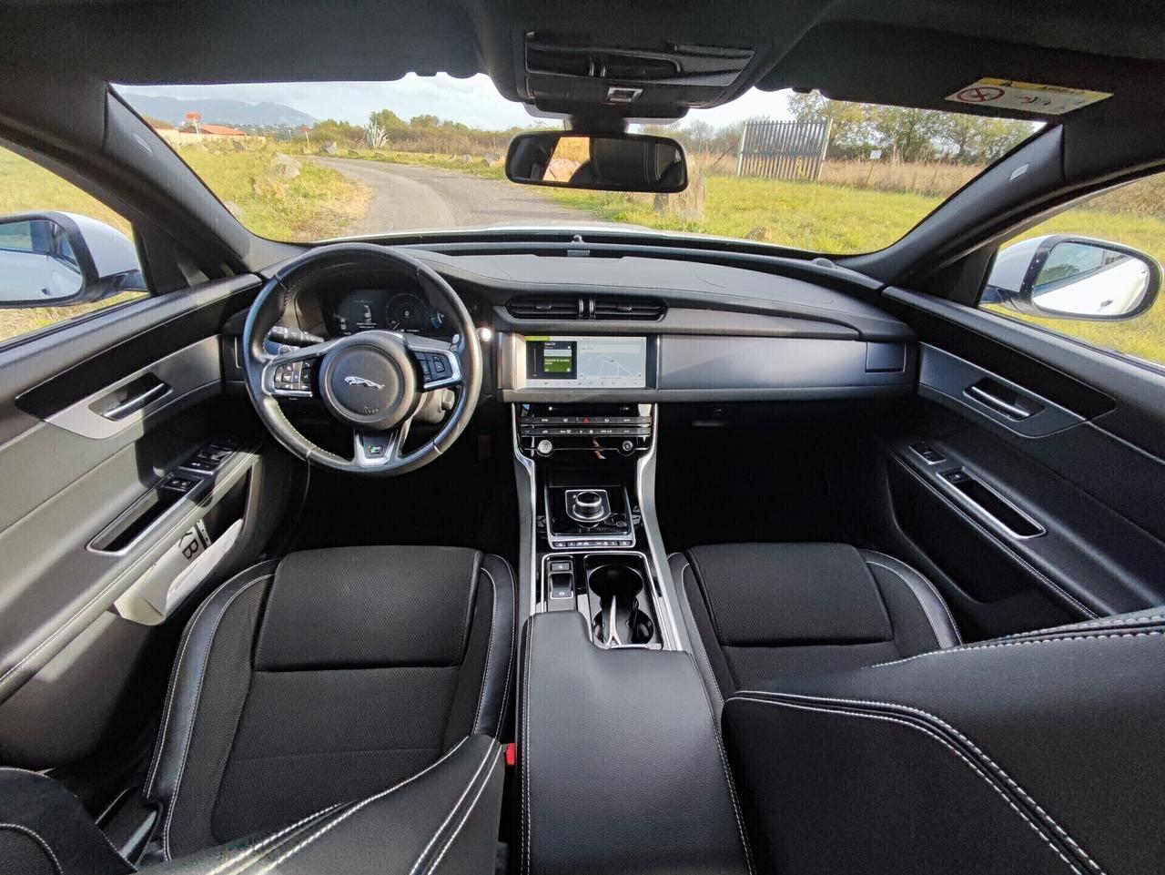 Jaguar XF Sportbrake 2.0 D 180 CV AWD aut. R-Sport