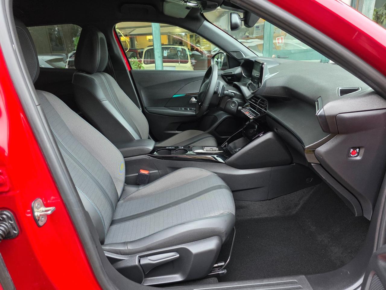 Peugeot 2008 BlueHDi 130 S&S EAT8 Allure