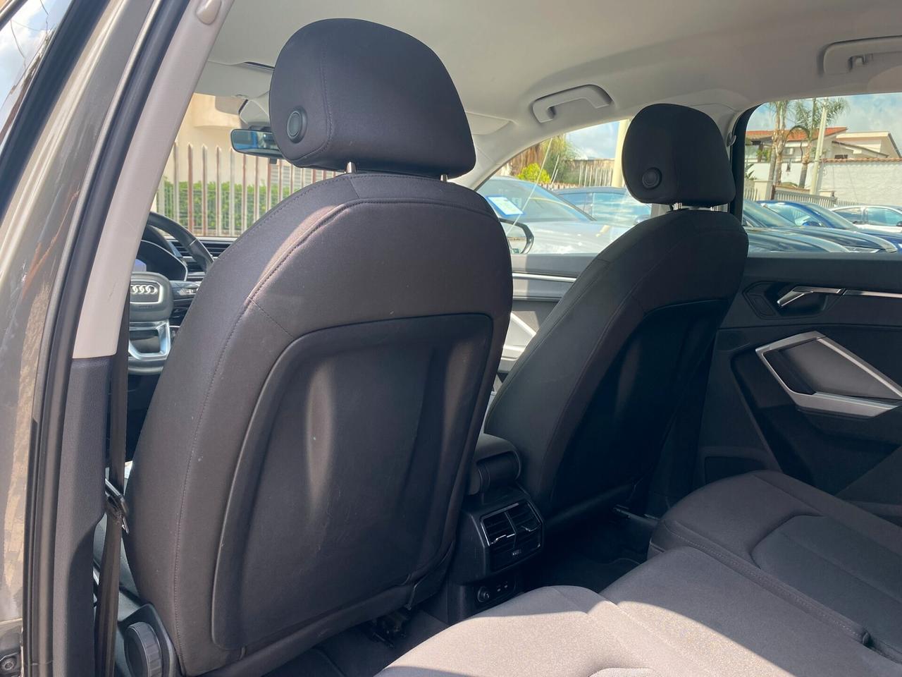 Audi Q3 Business 2.0 TDI 150CV s-tronic 35