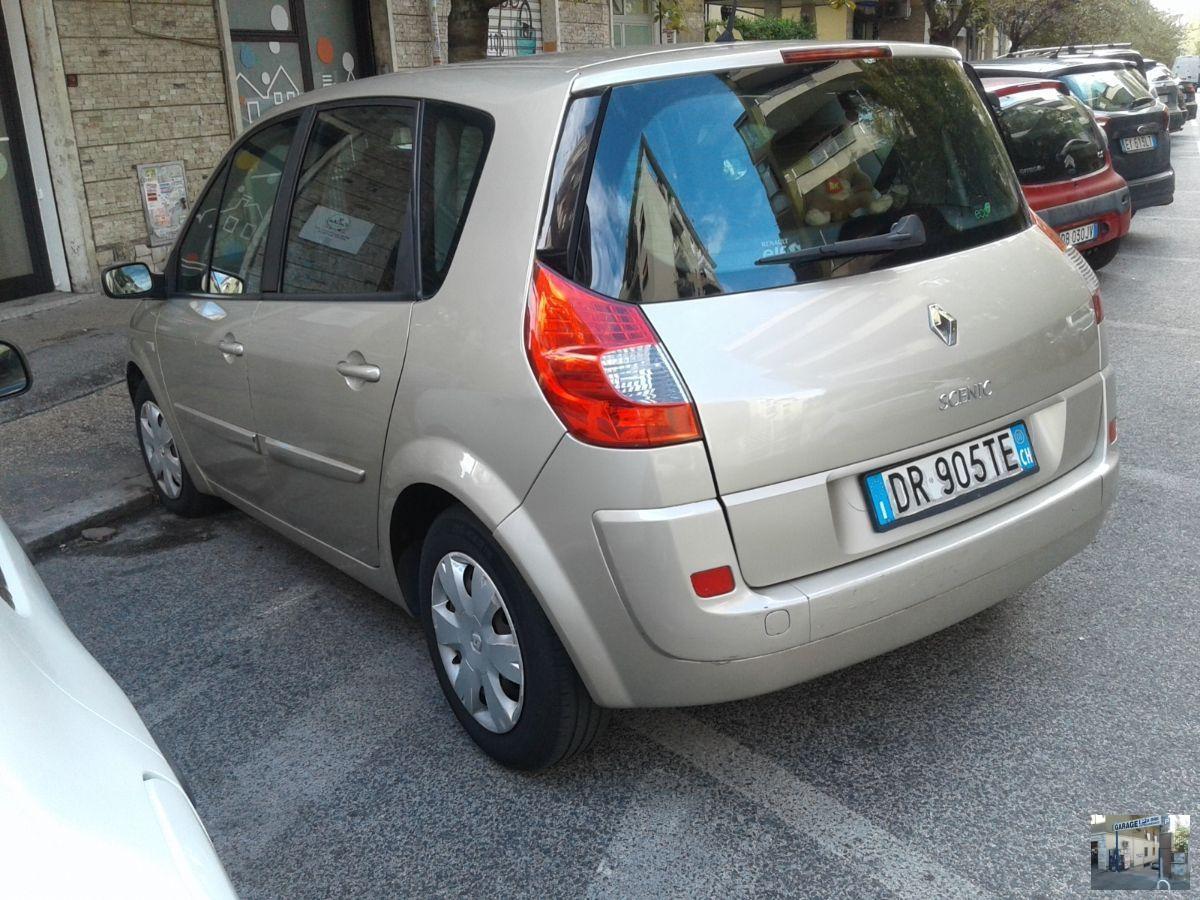 RENAULT - Scénic - 1.5 dCi/105CV SS PlayStat.Port.